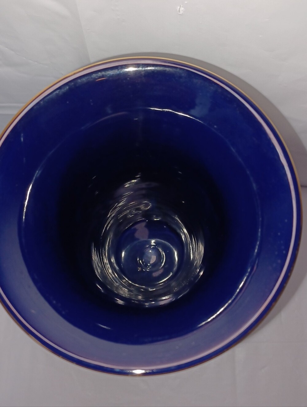 Vintage Hand Made Florentine Italy Blue Classical Vase with White Cameo Motif - Picture 9 of 16